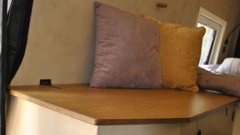 WHITE LION – HANDCRAFTED CAMPERVAN WITH A WARM ATMOSHERE 