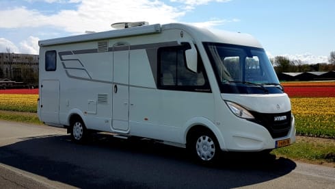 Hymer b680 2019, Mercedes Aut. 4 Pers, large garage, bicycle rack, awning