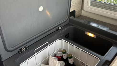 Frank & Frieda – Pick up & set up unit for 2 to 3 persons!