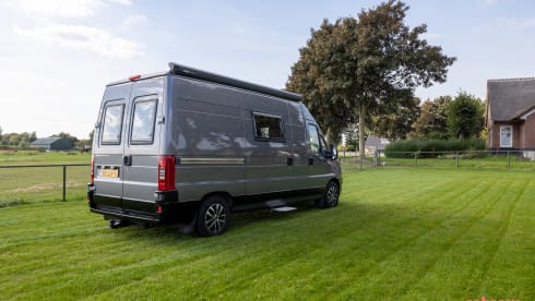Beautiful bus camper from 2005