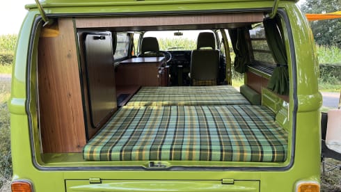 Joyo – 4p Volkswagen campervan from 1976