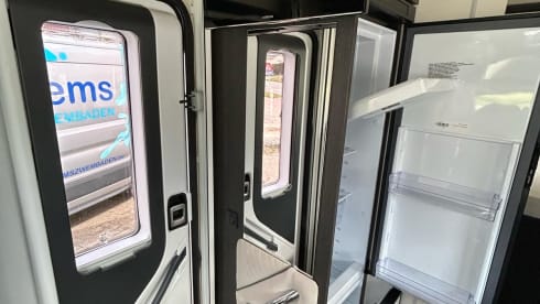 RT 267 – 4p Roller Team semi-integrated uit 2022