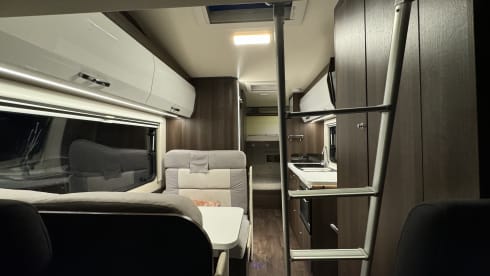 The Escape Pod – Comfortable and modern family Rollerteam motorhome - Free insurance 