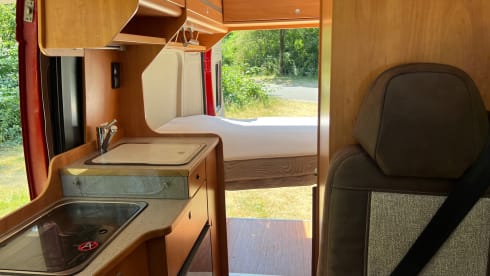 Nice bus camper, with lifting roof.