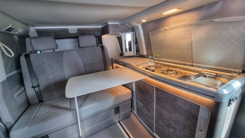 Chloe – 2021 VW California Ocean T6.1 - Automatico