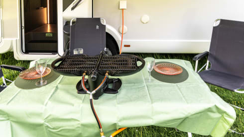 4p 2022 Roller Team – Extra spacious and free camping (330Ah battery, air conditioning and furnishings)