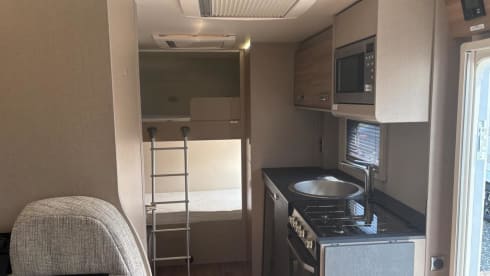Edge 466 – Swift Edge, 6 Berth, 6 Seatbelts