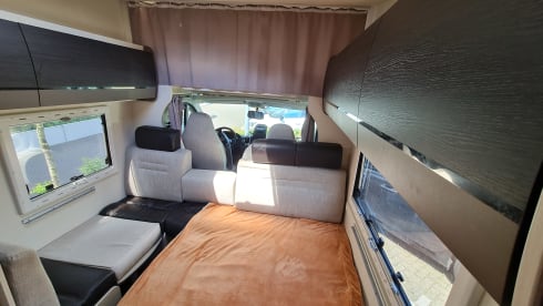 Luxe Familiecamper – Luxury Family Camper, Sleeps 6, Air Conditioning, Wifi