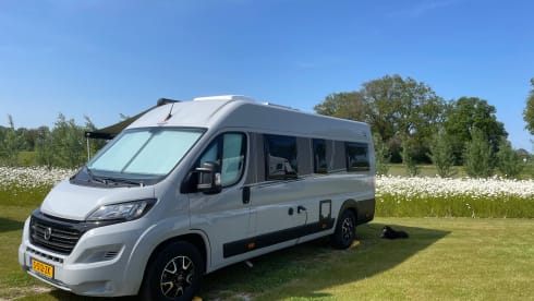 Niks hoeve – 4p Carado bus uit 2021