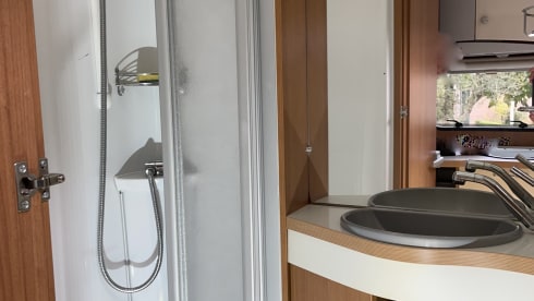 Breeze – Nice handy camper with all conveniences