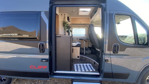 Cocolishi Camper – New bus camper for up to 4 people in Spain