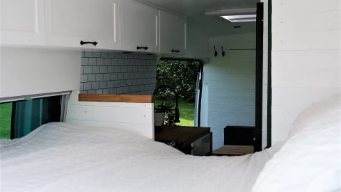 Angus – Superb 4 berth Campervan with Kingsize bed
