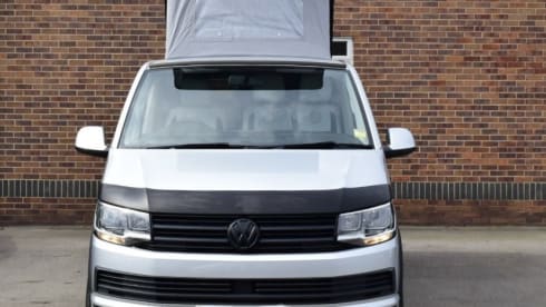 4 berth Volkswagen bus from 2018