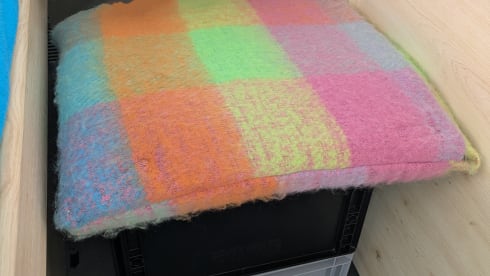 Anneliese  – Ford Transit self-conversion 2.00*1.40 longitudinal bed all-wheel drive 