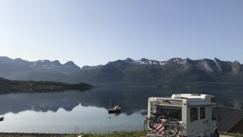 Fresh VW camper around! (4 person alcove)