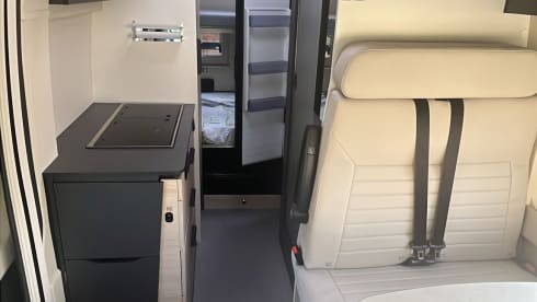 Fully Equipped Dreamer Five Camper – Sleeps 5 – Ideal for Road Trips