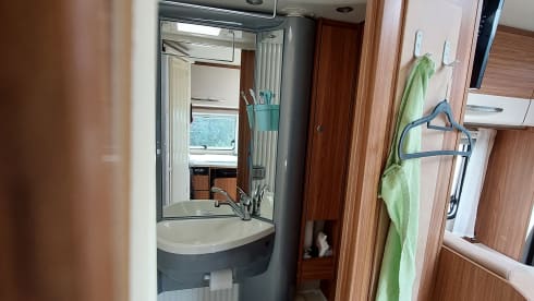 Pumba – Compact semi-integrated for your adventure