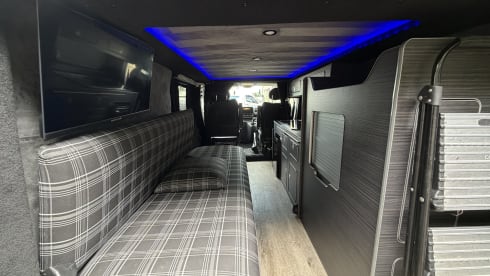 THE WEE HOOSE – Das kleine Haus – Vauxhall Vivaro LWB Wohnmobil – 4 Schlafplätze