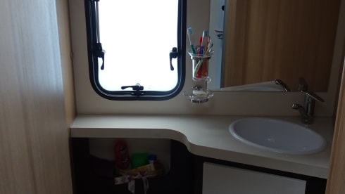 Max – Travel pleasure and freedom rent: mobile home for 5 people
