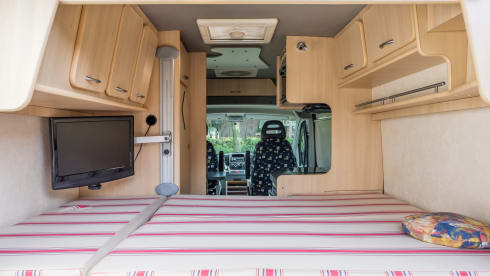 De Klaproos – Luxury 2-person camper with spacious fixed double bed!