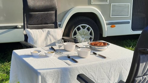 Kwist Bus – Camper 2020 - 4 p with air conditioning in living area - Challenger