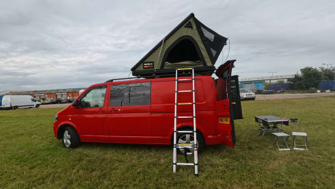 Poppy – 4 berth Volkswagen campervan from 2011
