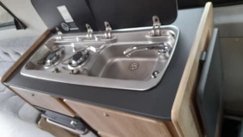 MH21 – 2 Berth Campervan/Motorhome - Fully equipped for your next Adventure