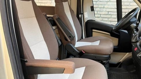 4p Bürstner semi-integrated uit 2013