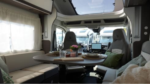 Benimar 444 V1 cocoon β 4p Benimar semi-integrated uit 2025