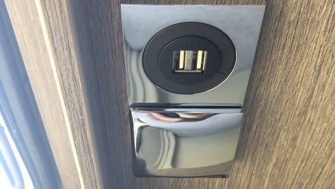 George III – 4p Pössl bus uit 2019