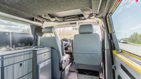 Sunny – 2p Volkswagen bus from 2015
