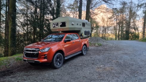 Isuzu Dmax Vcross with Gladiator SM Camper  – 2 Schlafplätze Sonstiges ab 2021
