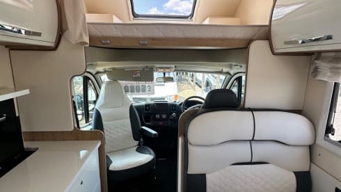 BRYONY – 6 berth Roller Team auto roller 746 