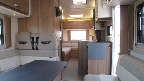 4 berth Swift Escape 674 Motorhome