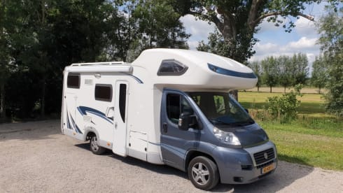 Homecar2 – Complete HomeCar2 gezinscamper met motorairco en zonnepaneel