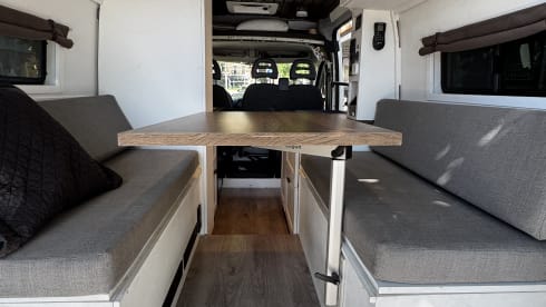 Off-grid & honden toegestaan – (Dog) Off-grid camper with Starlink & comfort – travel & remote work