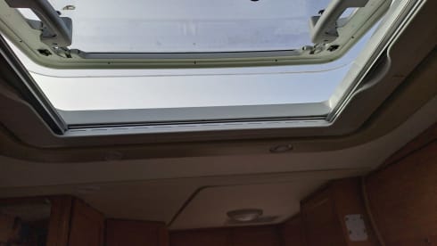 4p Chausson semi-integrated uit 1999