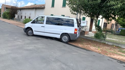 VitoVan – Freddy - Mercedes Vito camper for two people