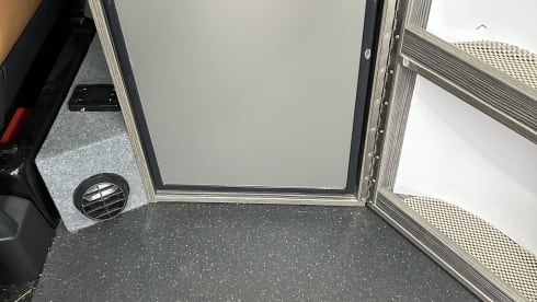 Gray – VW T6 Campervan - 4 Berth