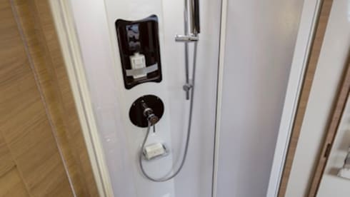 Luxurious Elnagh T-loft 591, diesel engine 150 hp, manual, driving license B