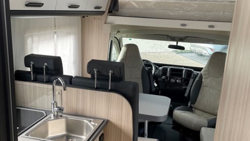 Roadscout – 5p Fiat alcove uit 2025