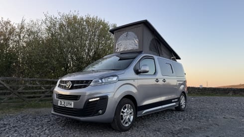 Nellie – 4 berth Vauxhall Vivaro campervan 2021