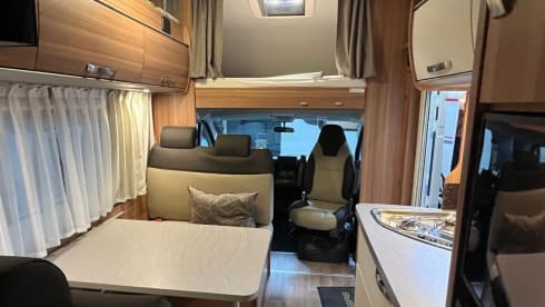 Comfortable and economical 6p motorhome with plenty of storage space (175hp)