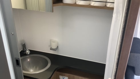 Very spacious family mobile home (11-2018) 4 to 6 sleeping places 