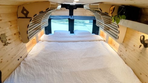 Miss Vanjie – Oriental Gypsy Wagon: Luxury Meets Adventure in Our Off-Grid Camper!