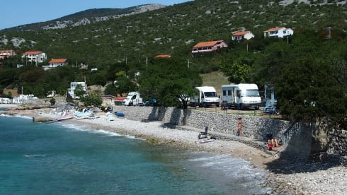Camper voor uw perfecte vakantie – Ideal and complete camper for your perfect holiday