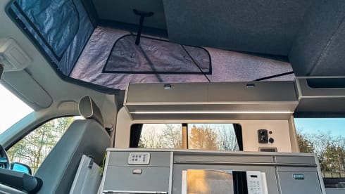Rogue Three – Top Spec Volkswagen T6.1 | Comfortable & Slick | Sleeps 4