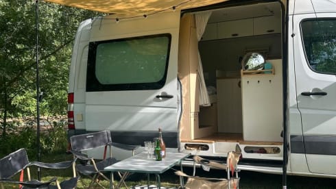 Borrie – Mercedes Sprinter campervan from 2010 (Automatic)