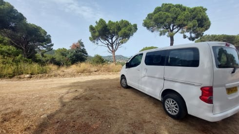 Milo – modern super cosy Left HD. - insurance included in price  !