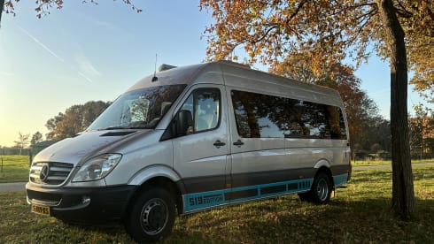 Bertus – Mercedes Sprinter 519CDI 3.0 V6 (191 hp) Automatic Bus Camper – B driving license –